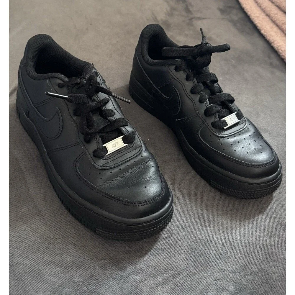 NIKE Air Force 1 LE (GS) Triple Black Shoes FV5951-001 Size 3 Youth NEW